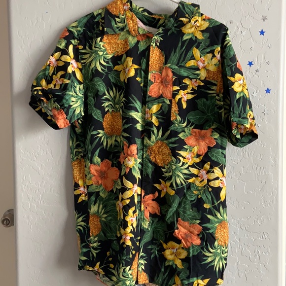 Floral Hawaiian button up shirt - Picture 1 of 1